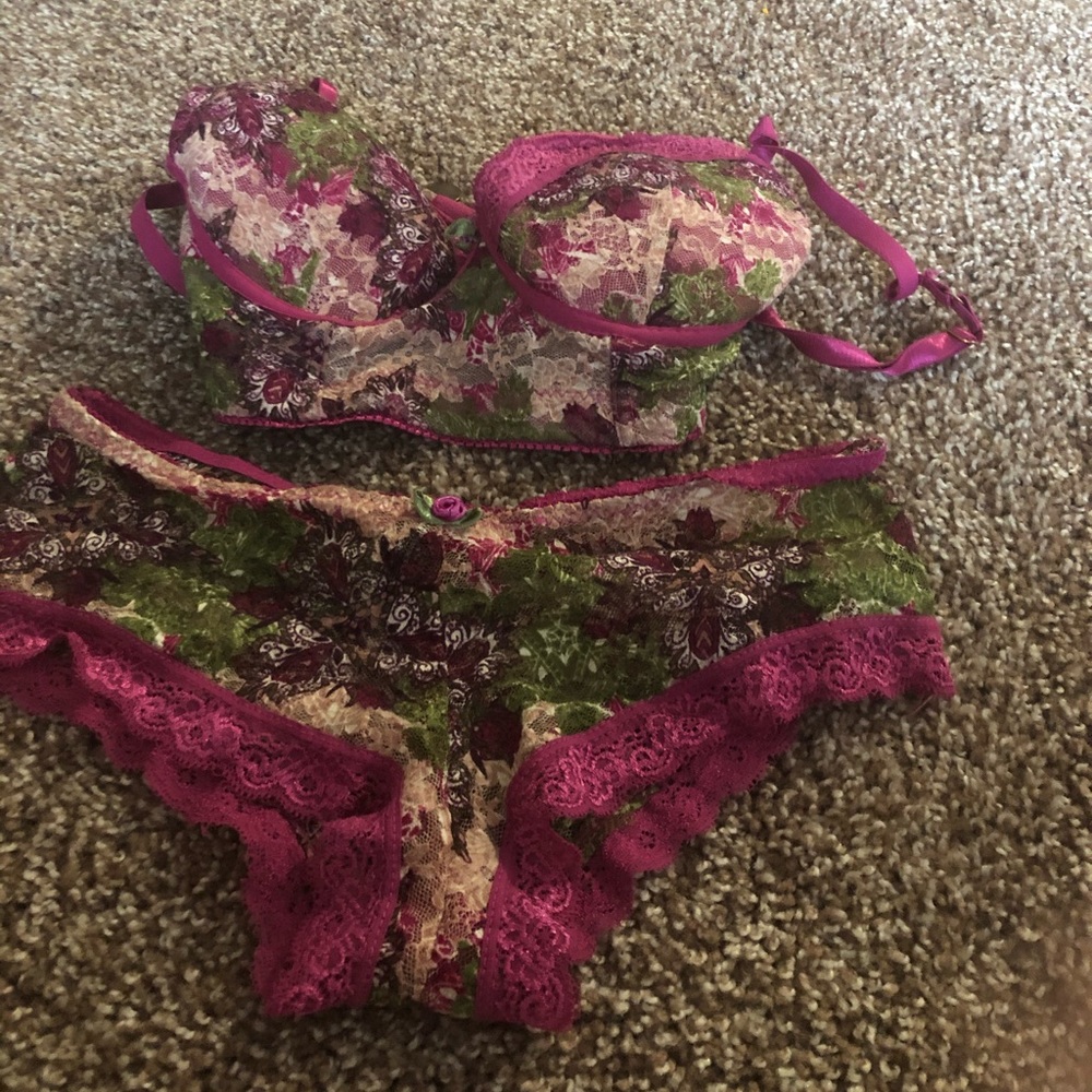 Floral lingerie set